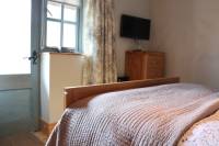 Bedroom (close-up)